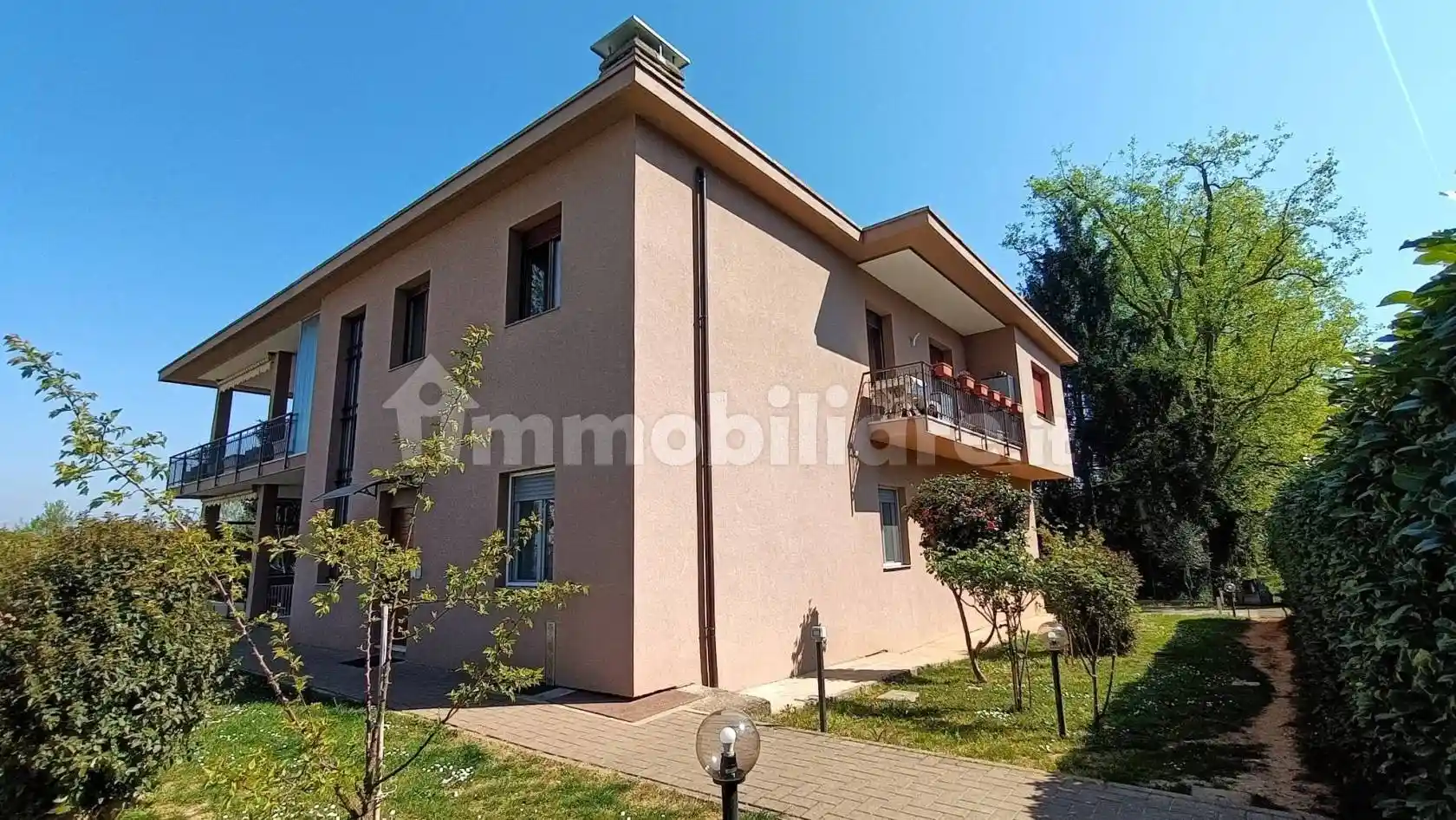 Villa in vendita a Casatenovo