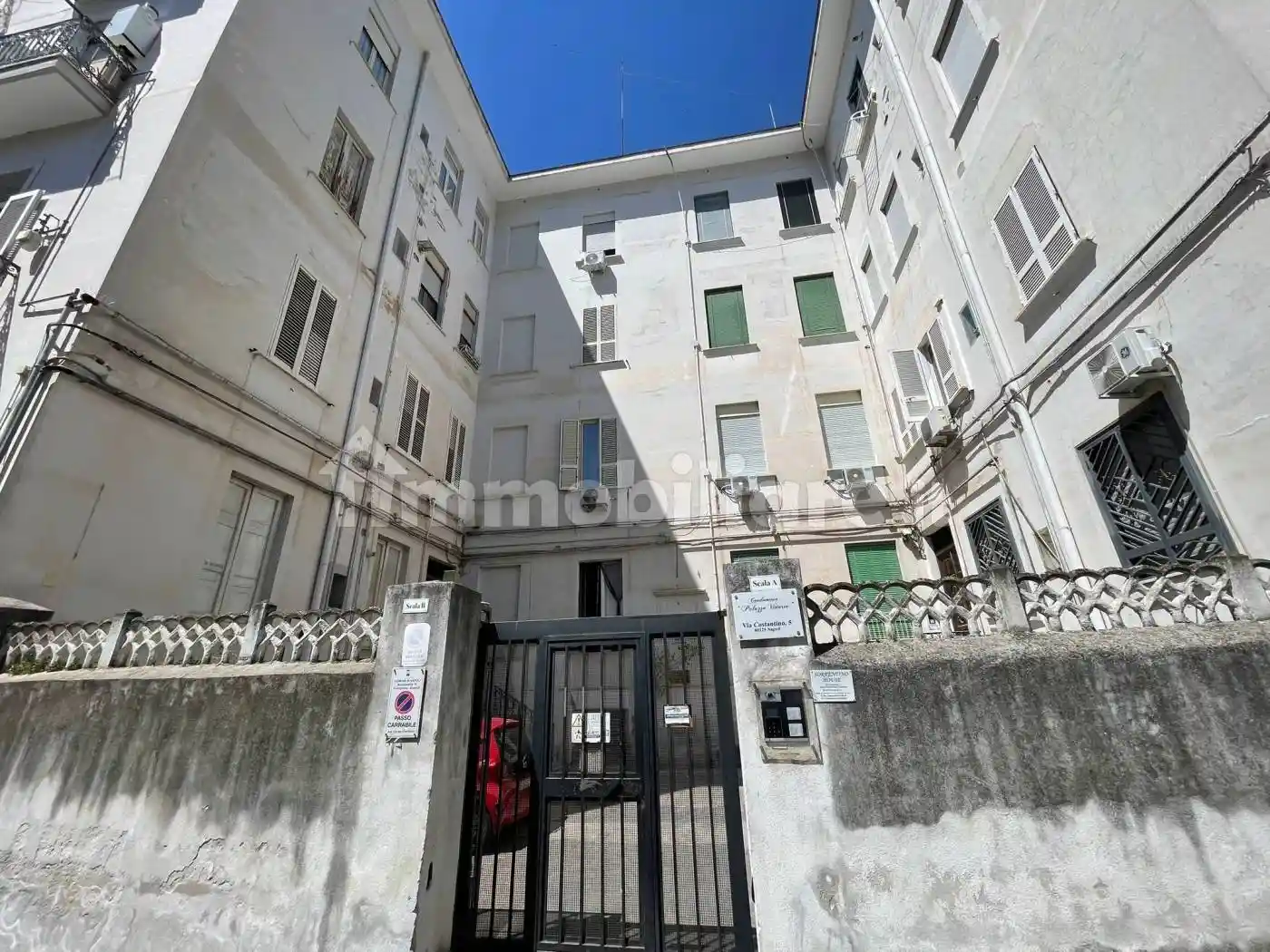 Appartamento in vendita a Napoli