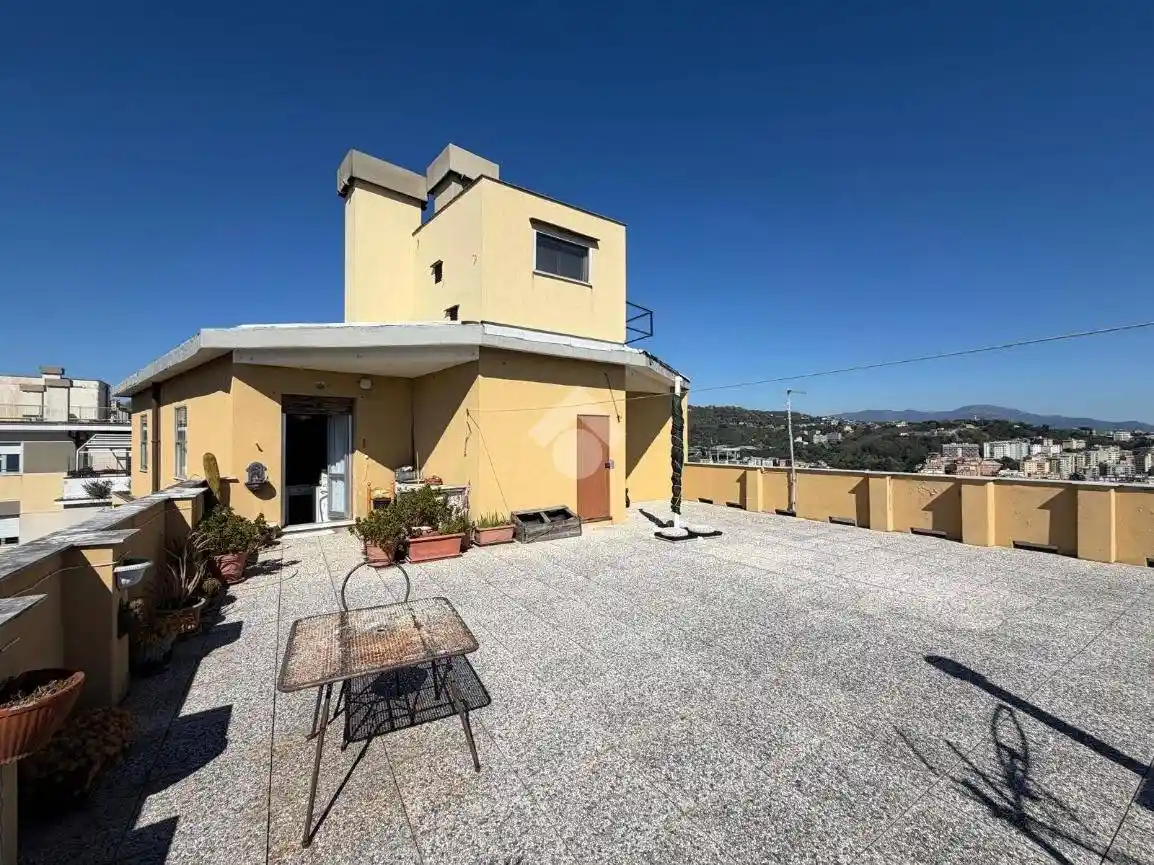 Appartamento in vendita a Genova