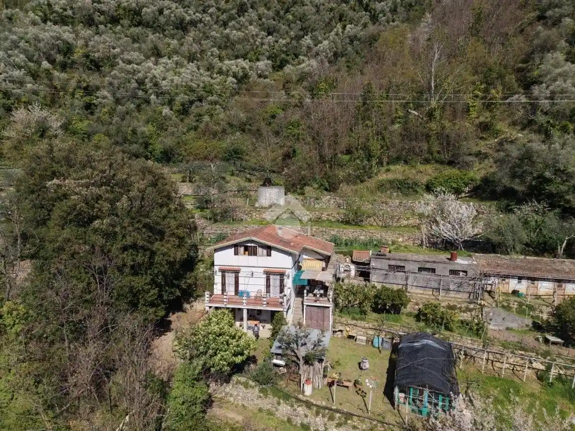 Villa in vendita a Montalto Carpasio