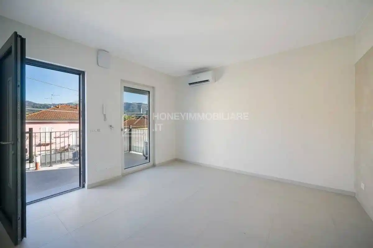 Appartamento in vendita a Sarzana