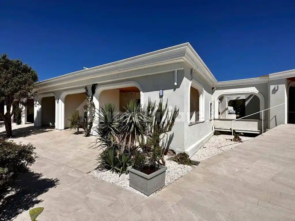 Villa in vendita a Olbia