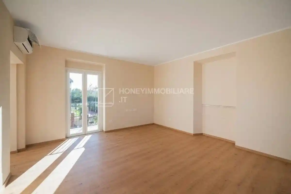 Appartamento in vendita a Sarzana