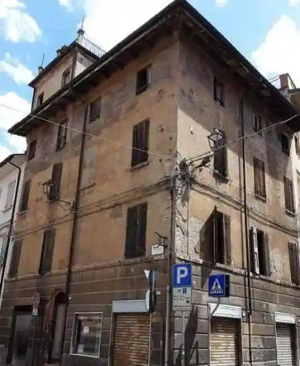Palazzo - Stabile in vendita a Sassuolo