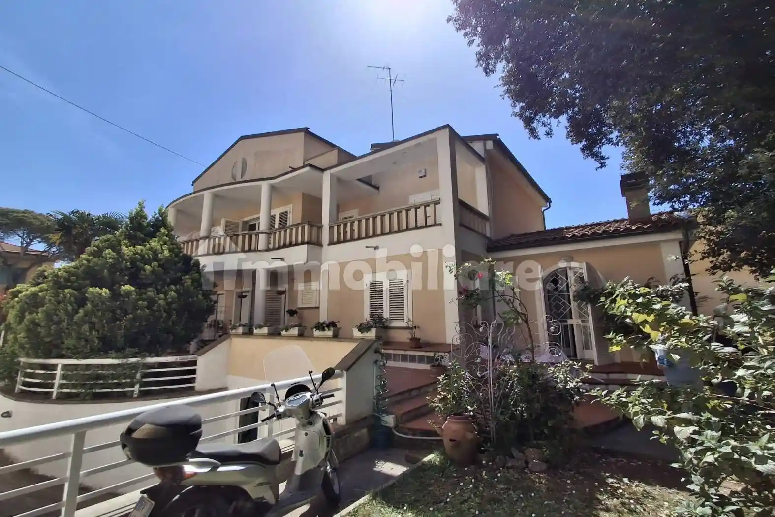 Villa in vendita a Livorno