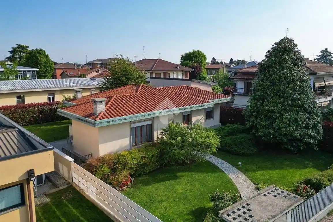 Villa in vendita a Lainate
