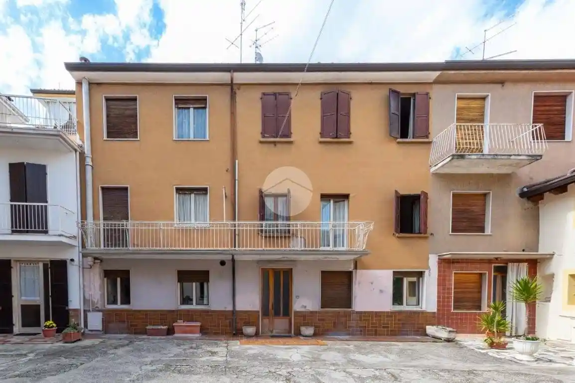 Rustico - Casale in vendita a Bussolengo