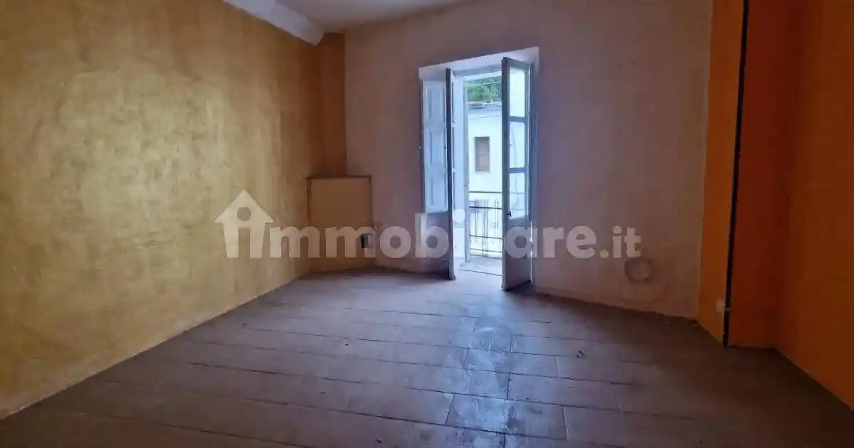 Casa indipendente in vendita a Bussi sul Tirino
