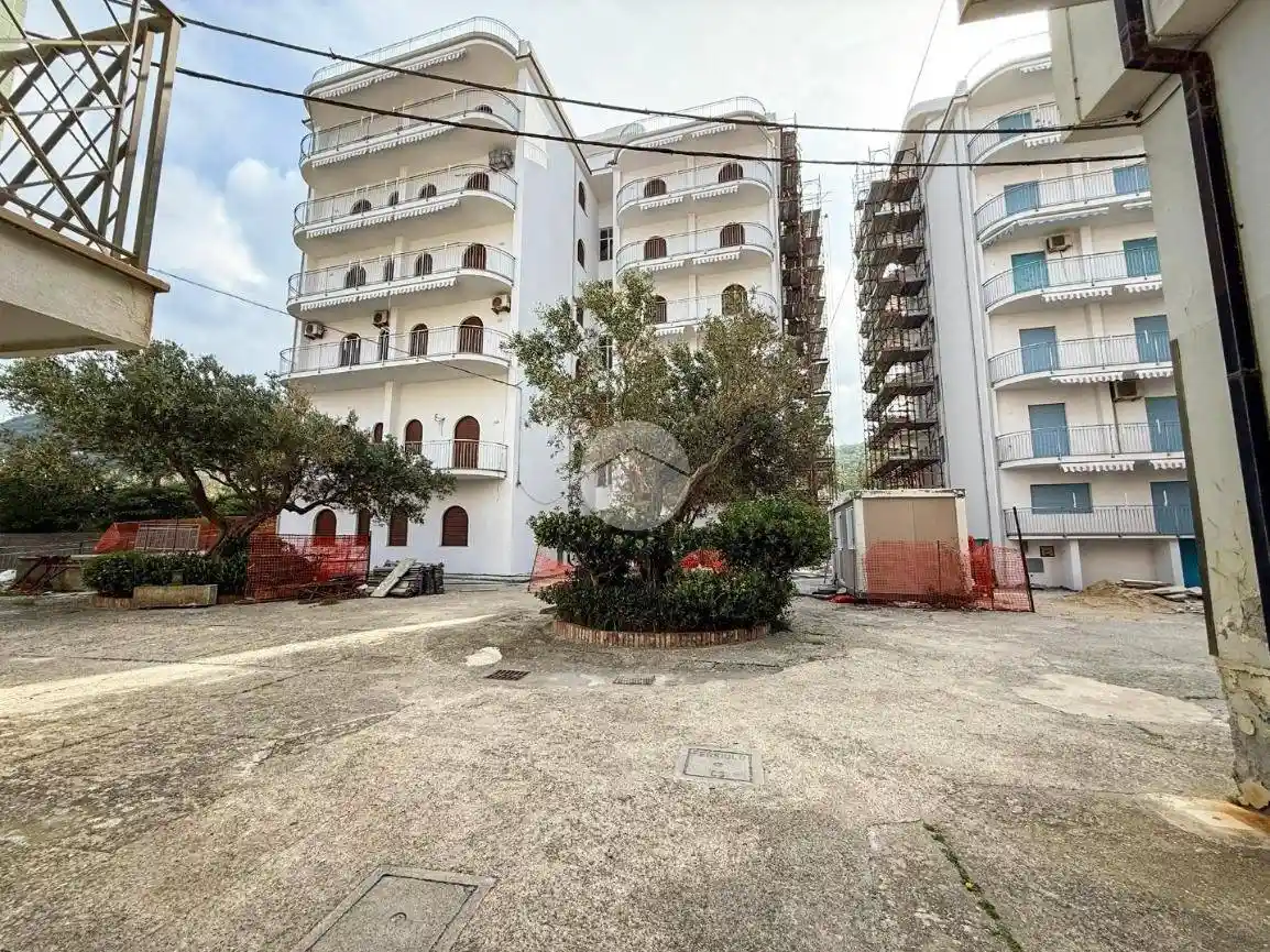 Appartamento in vendita a Falconara Albanese