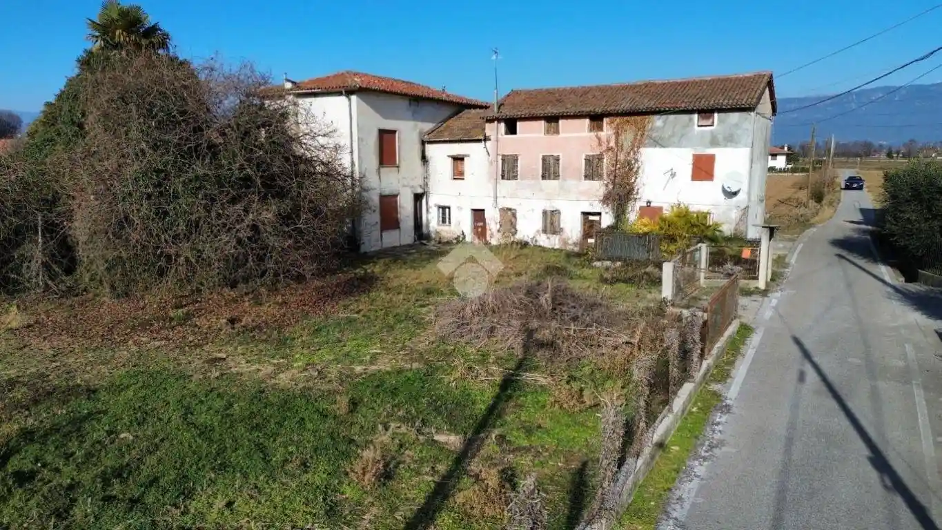 Rustico - Casale in vendita a Rosà