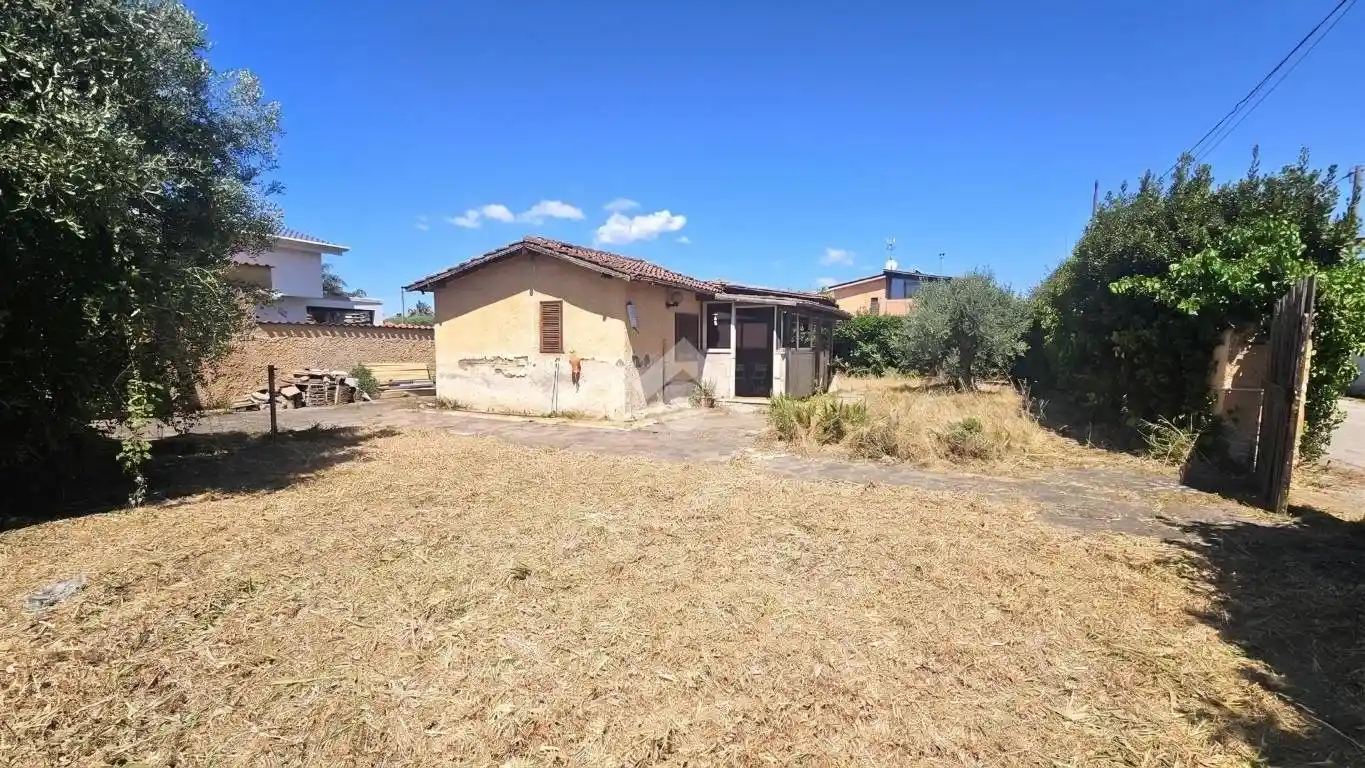 Casa indipendente in vendita a Latina
