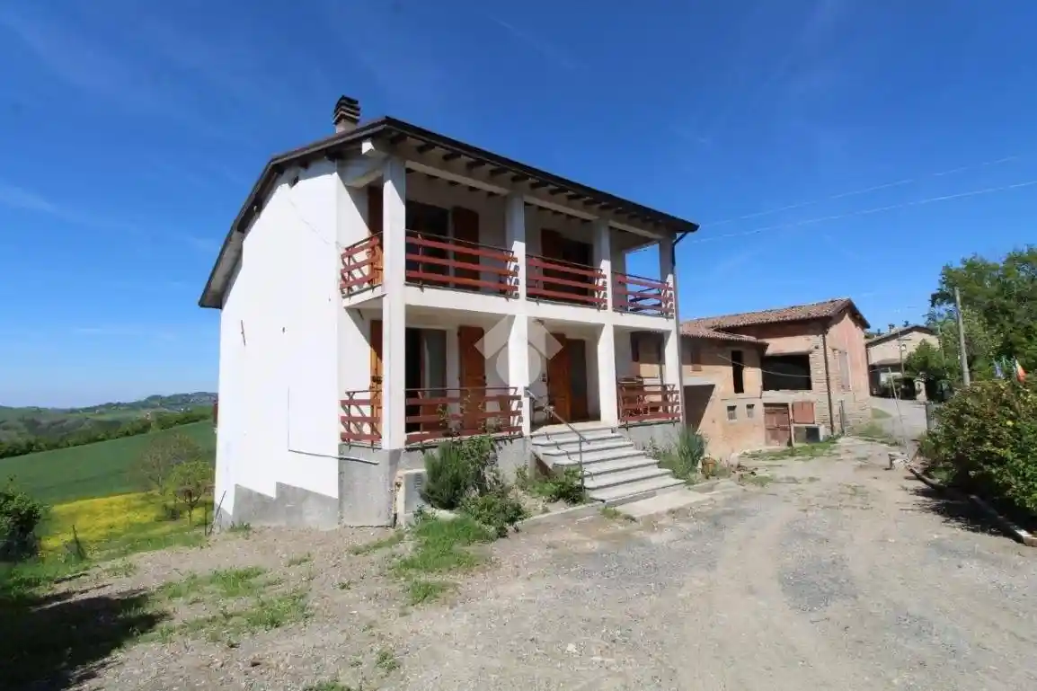 Casa indipendente in vendita a Neviano degli Arduini