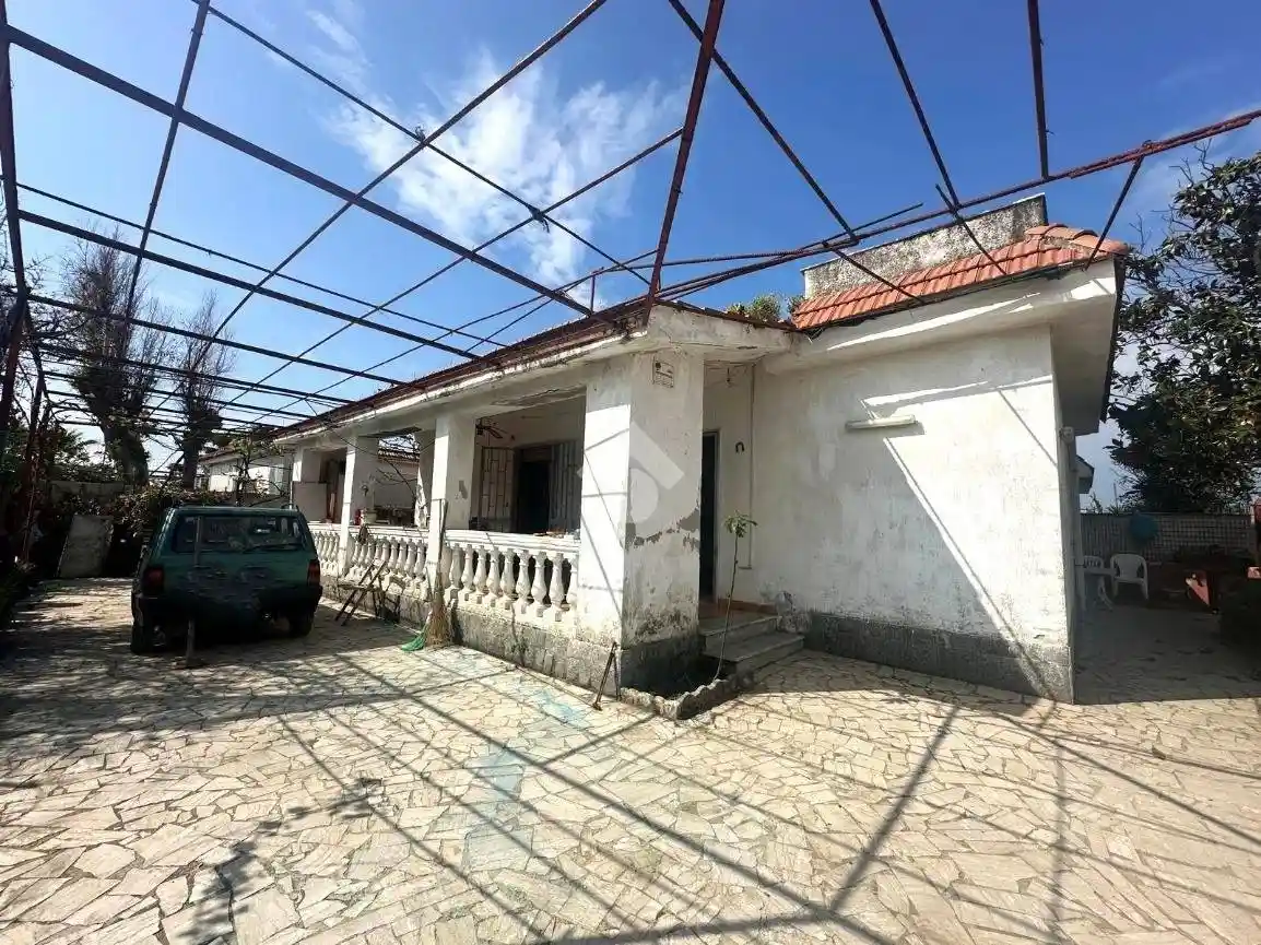 Villa in vendita a Castel Volturno