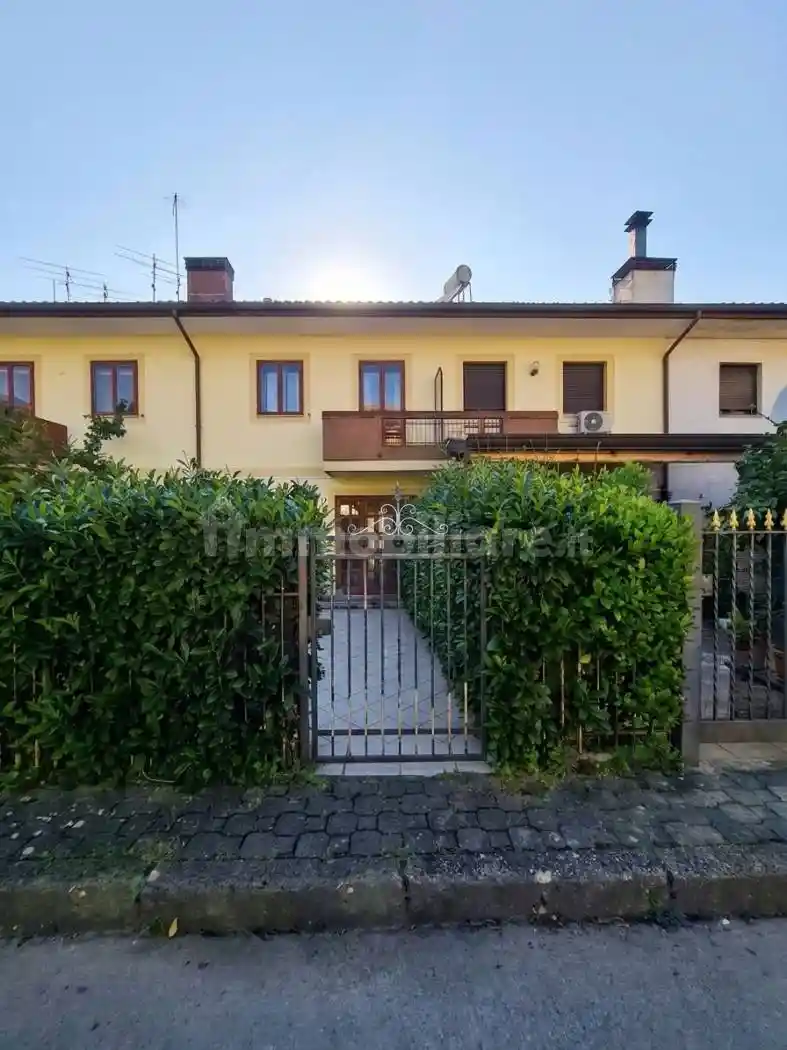 Villetta a schiera in vendita a Solofra
