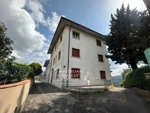 Palazzo - Edificio in vendita a Massarosa