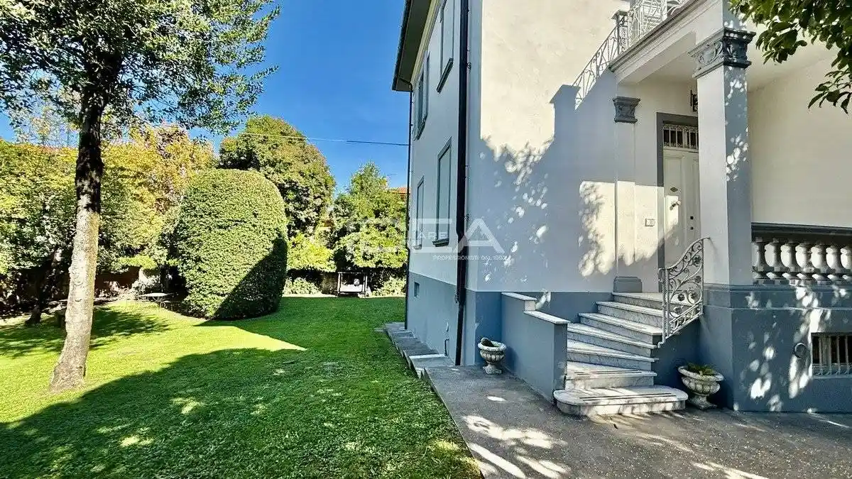 Villa in vendita a Lucca