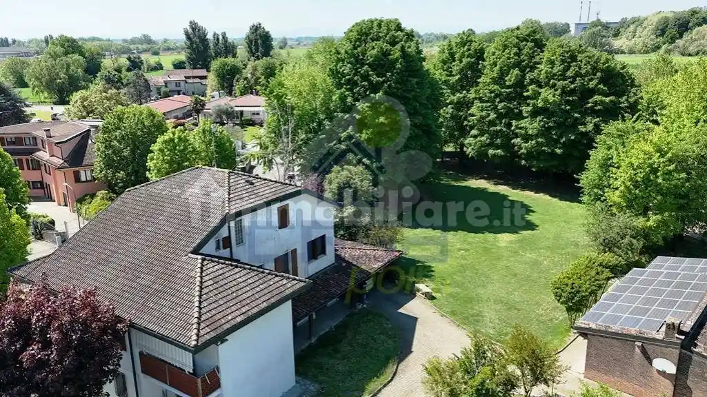 Villa in vendita a Cremona