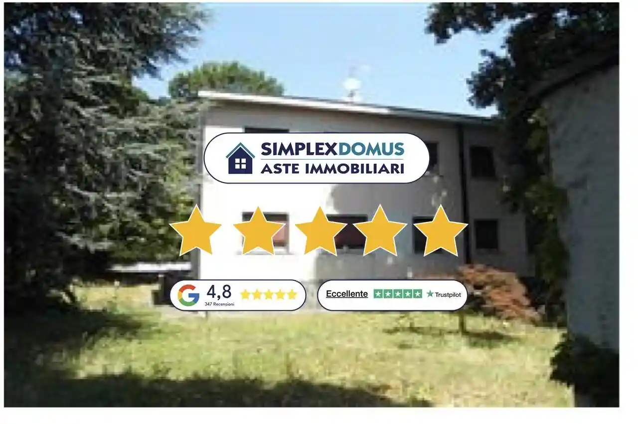 Appartamento in vendita a Carugo