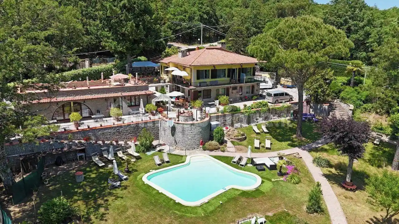 Villa in vendita a Tuoro sul Trasimeno