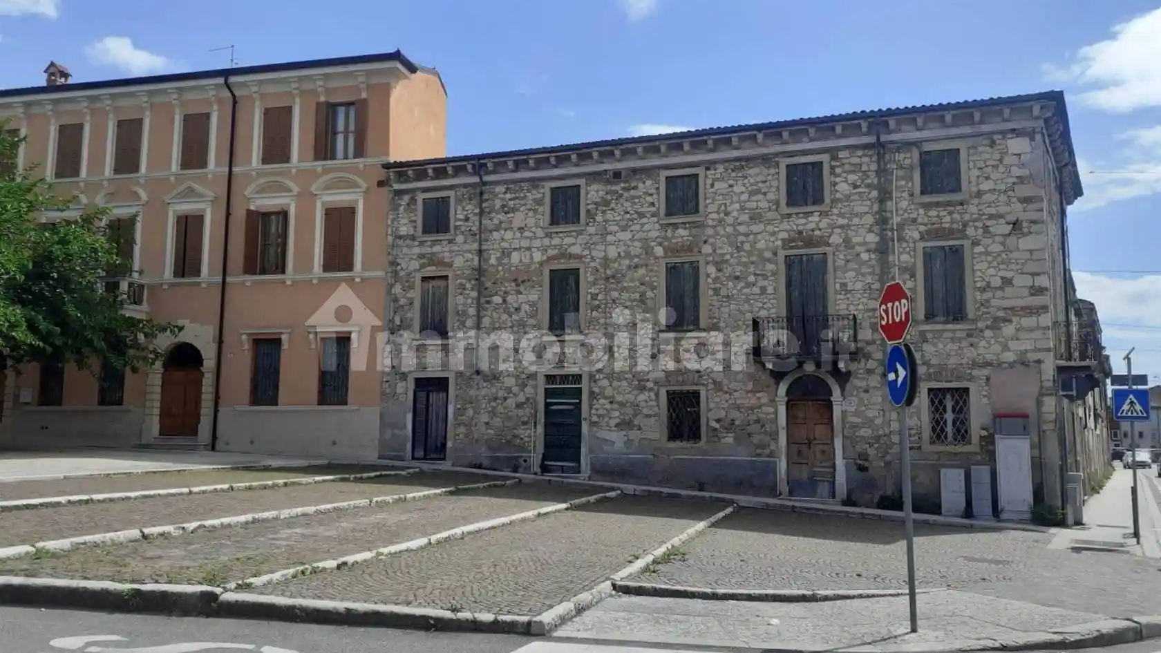 Palazzo - Edificio in vendita a Verona