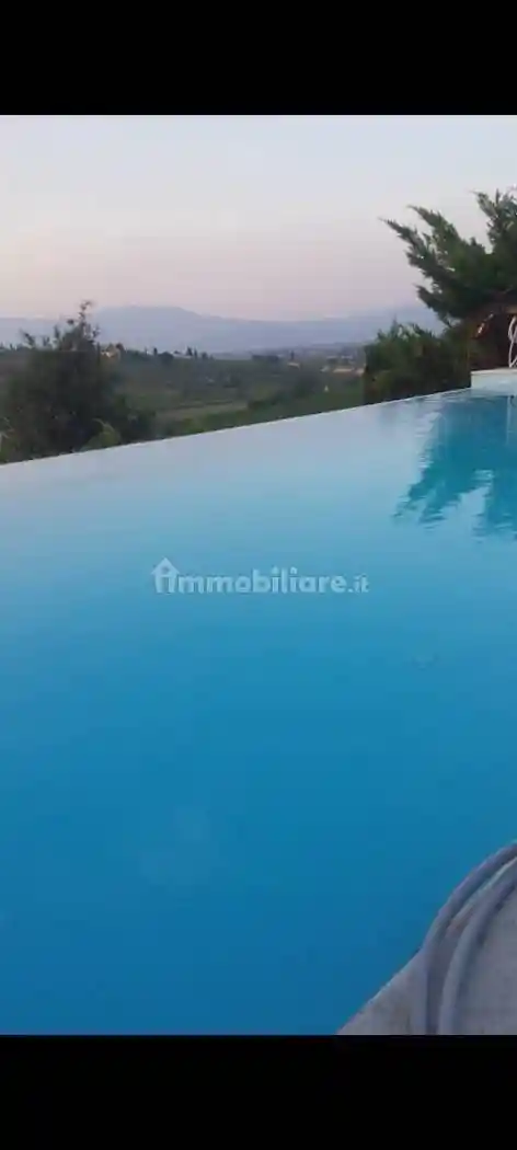 Villa in vendita a Carmignano