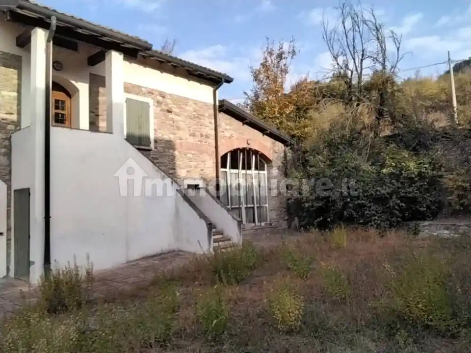 Palazzo - Stabile in vendita a Castellarano