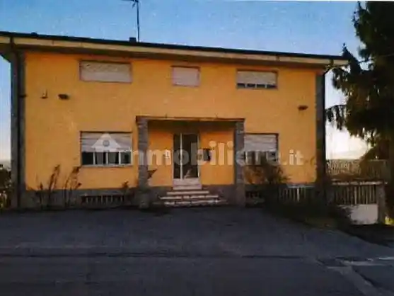 Palazzo - Stabile in vendita a Fossano