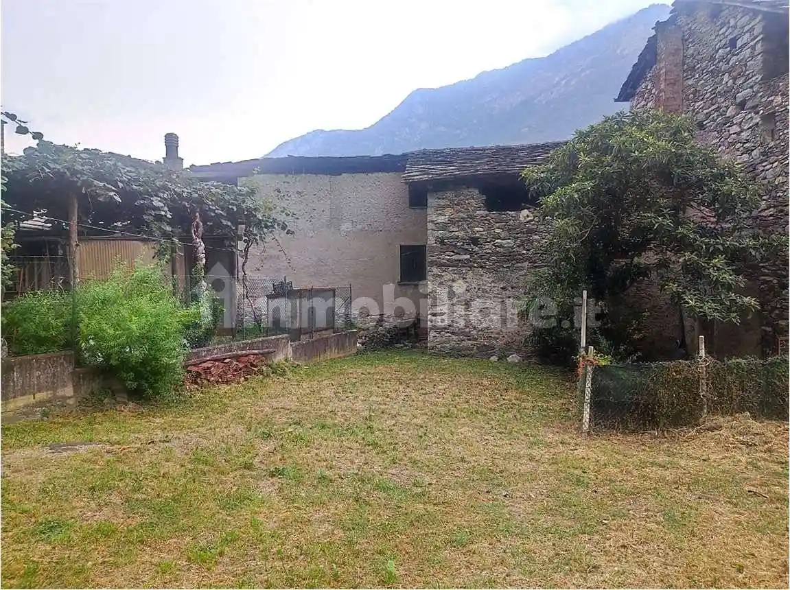 Rustico - Casale in vendita a Donnas