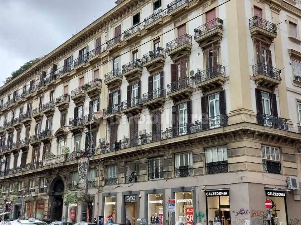 Appartamento in vendita a Napoli