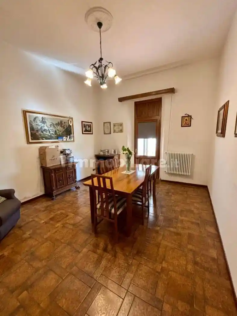 Casa indipendente in vendita a Prato