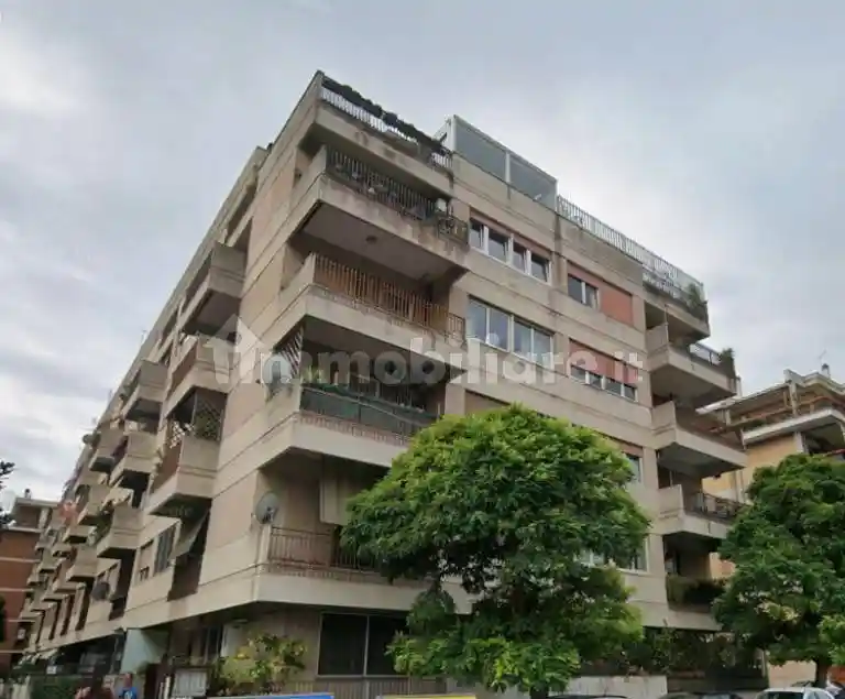Appartamento in vendita a Roma