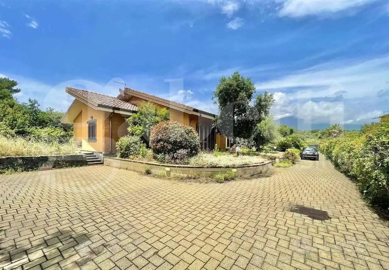 Villa in vendita a Pedara