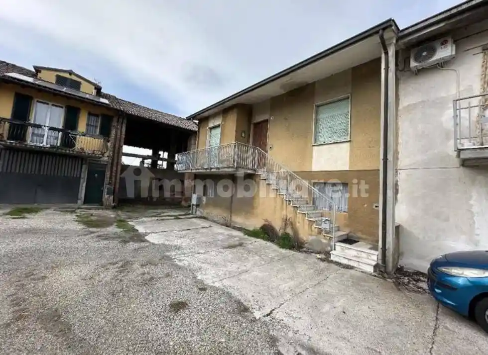 Appartamento in vendita a Casatisma