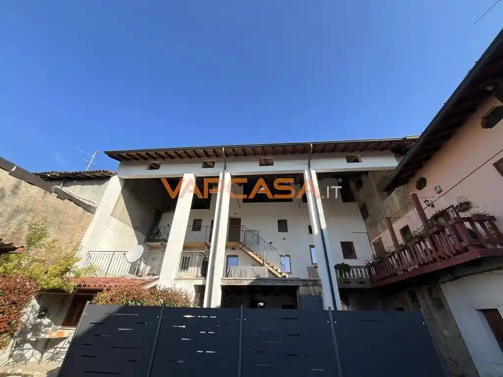 Rustico - Casale in vendita a Castel Rozzone