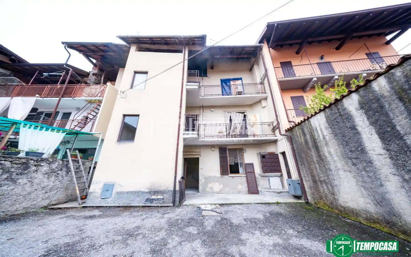 Casa indipendente in vendita a Paruzzaro