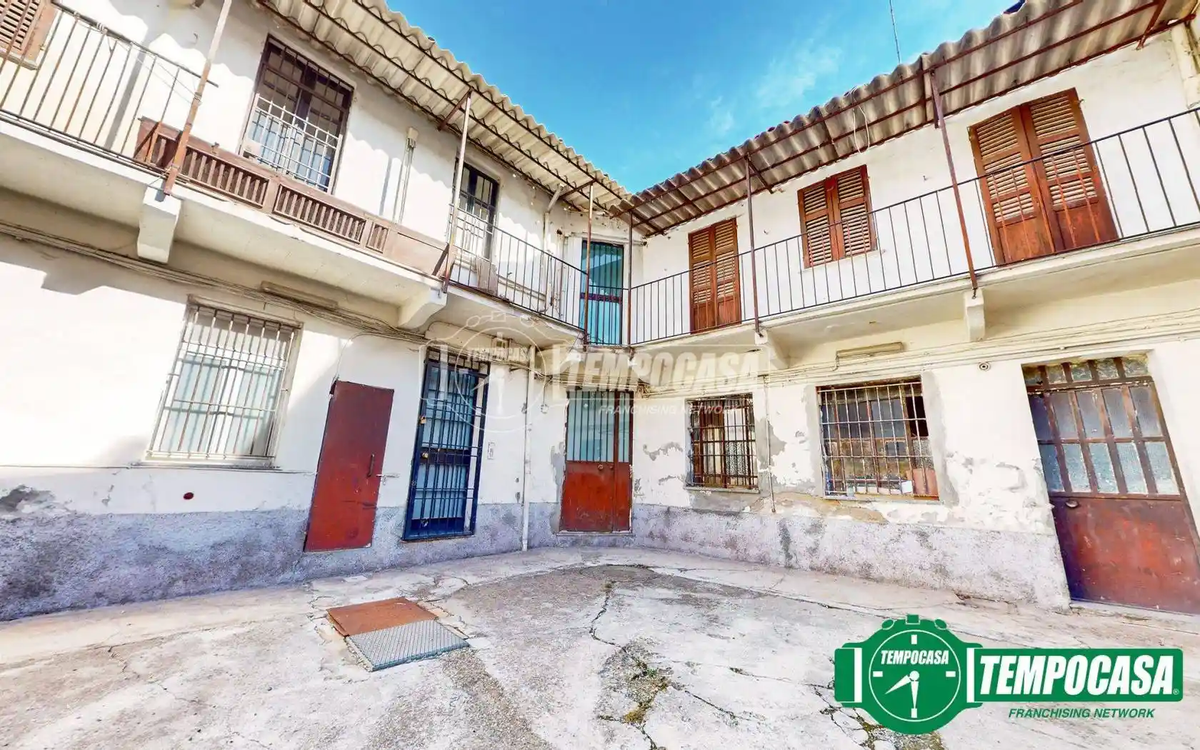 Palazzo - Edificio in vendita a Valenza