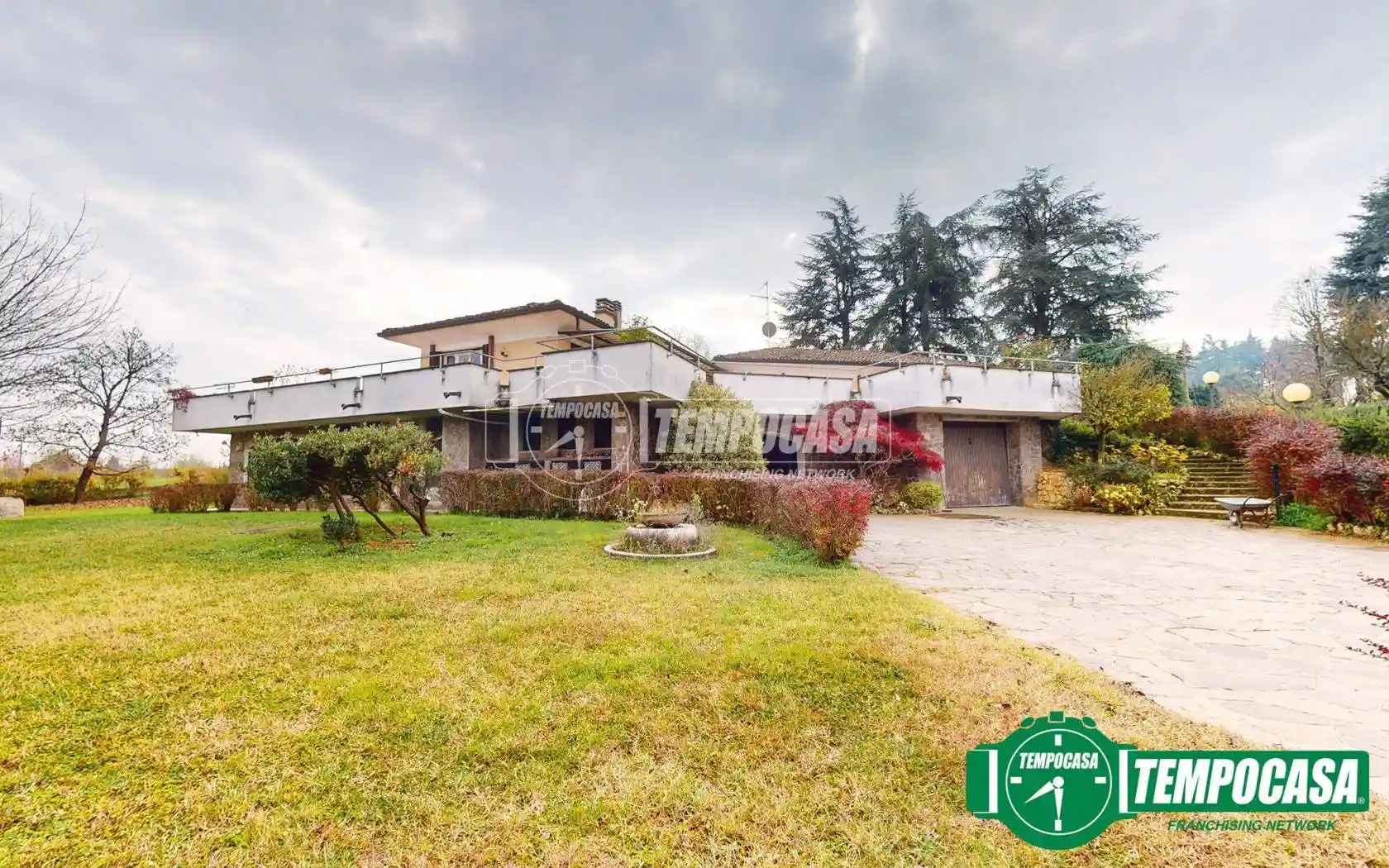 Villa in vendita a Valenza