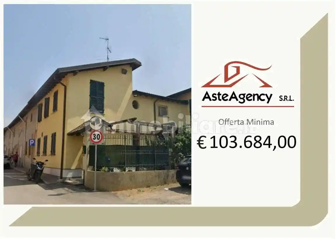 Casa indipendente in vendita a Villanova d'Ardenghi