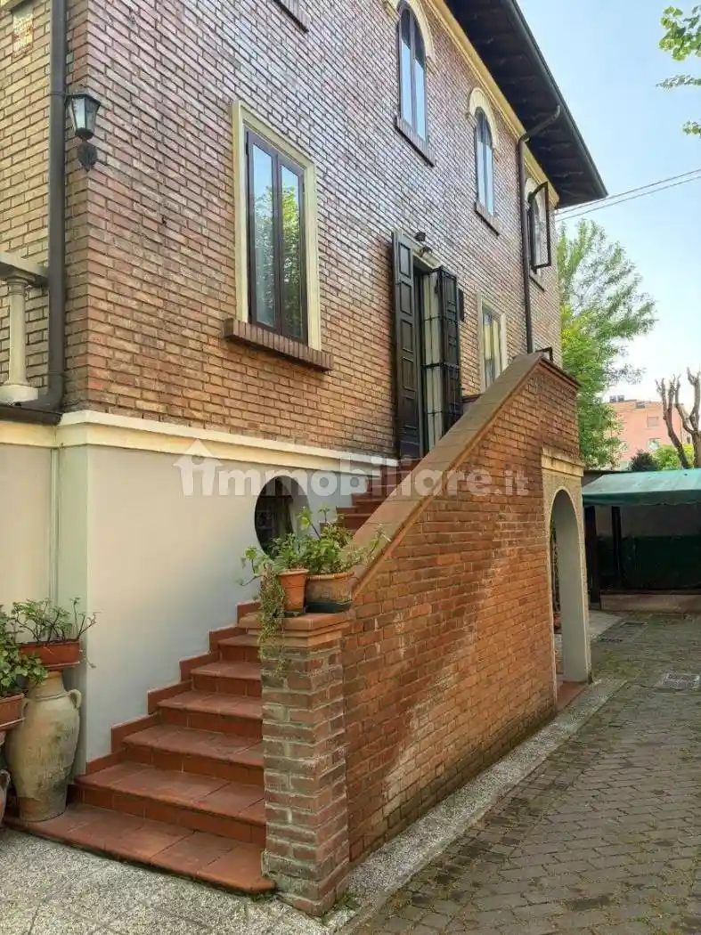 Villa in vendita a Modena