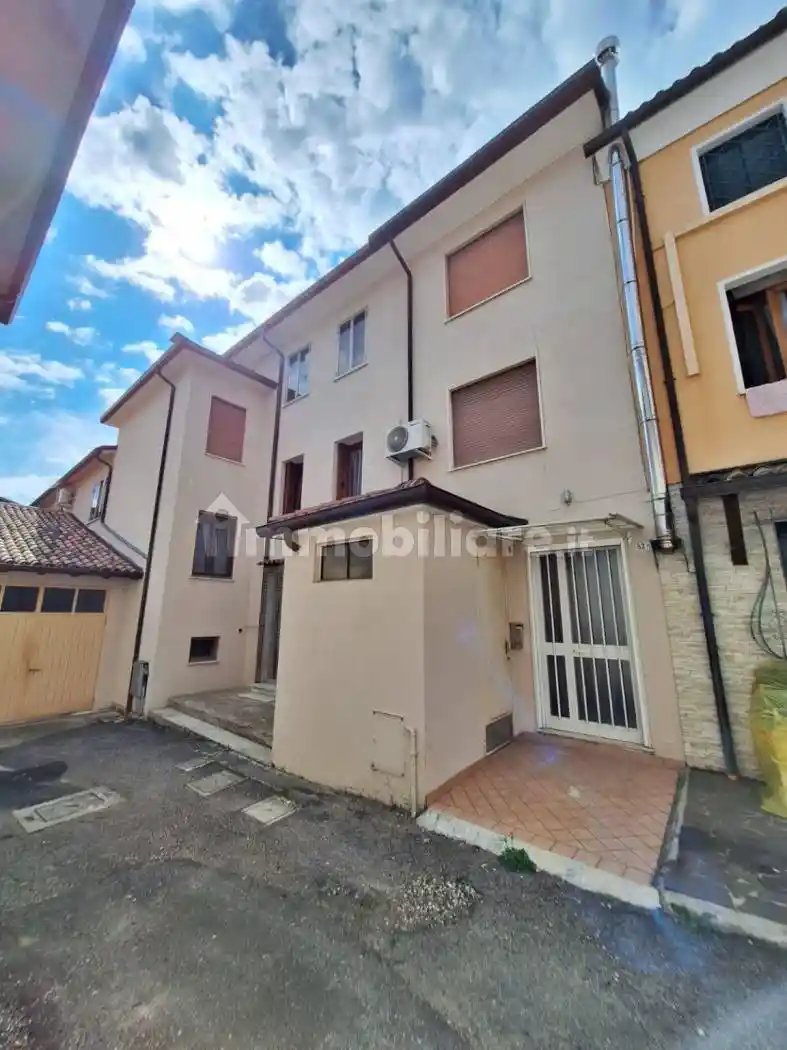 Villetta a schiera in vendita a Fara Vicentino