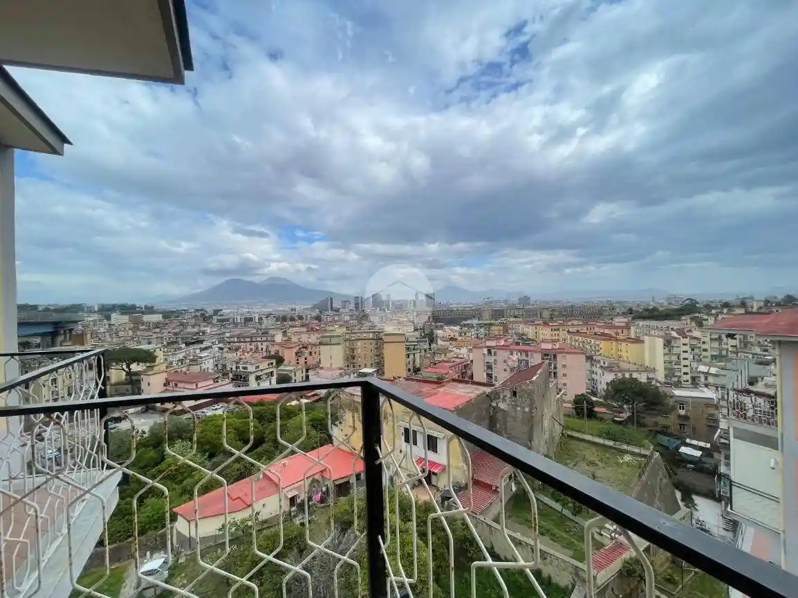 Appartamento in vendita a Napoli