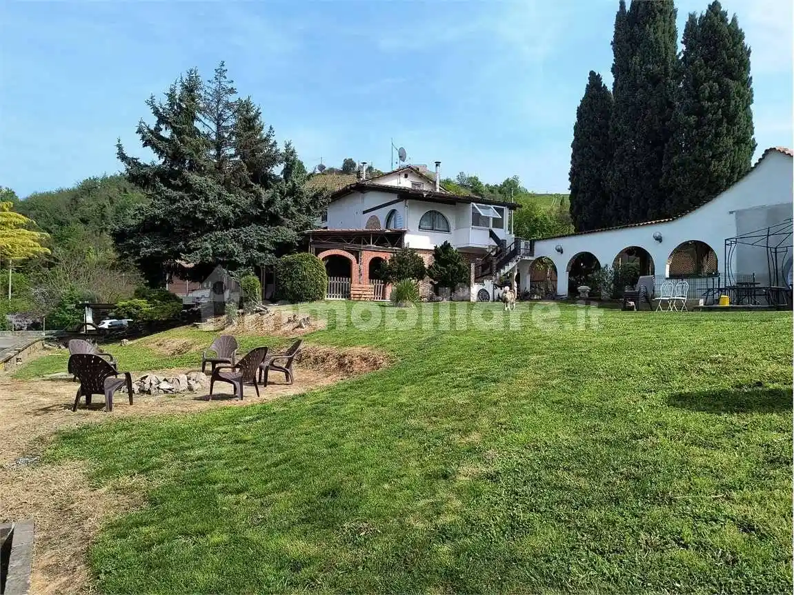 Villa in vendita a Canelli