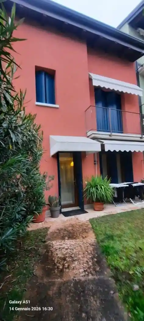 Casa indipendente in vendita a Castelnuovo del Garda
