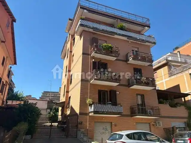Appartamento in vendita a Roma