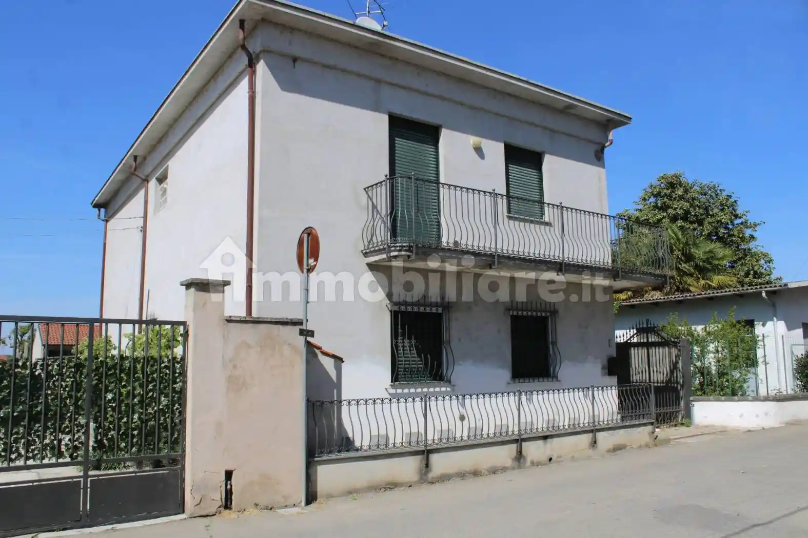 Villa in vendita a Villata