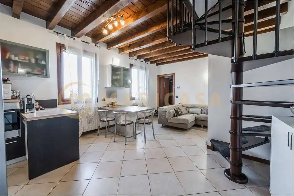 Appartamento in vendita a Modena