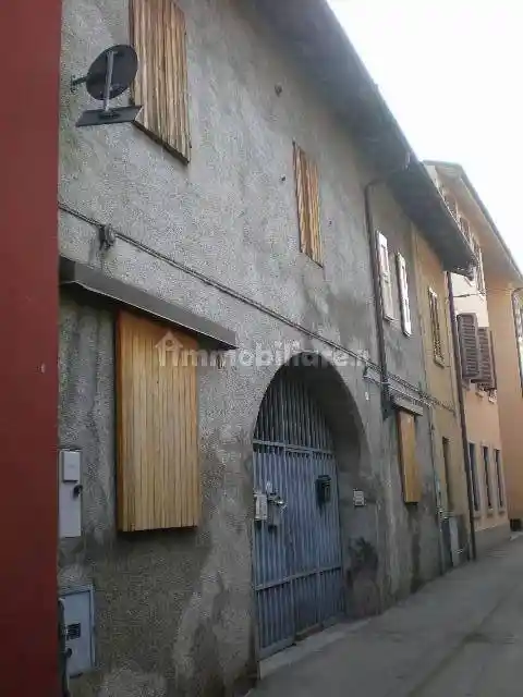 Palazzo - Edificio in vendita a Vailate