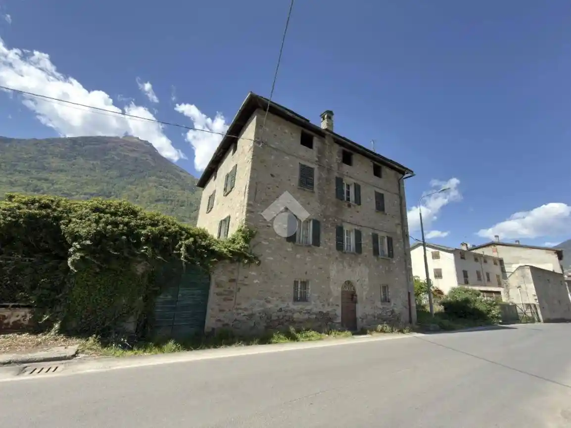 Casa indipendente in vendita a Lovero