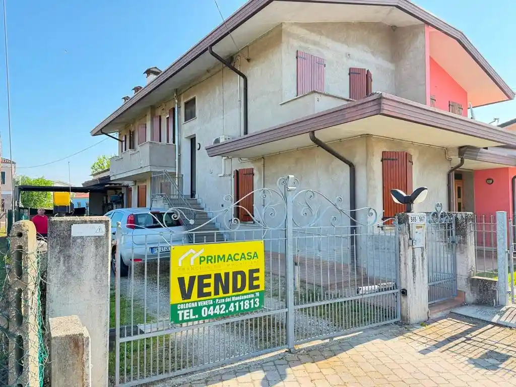 Appartamento in vendita a Urbana