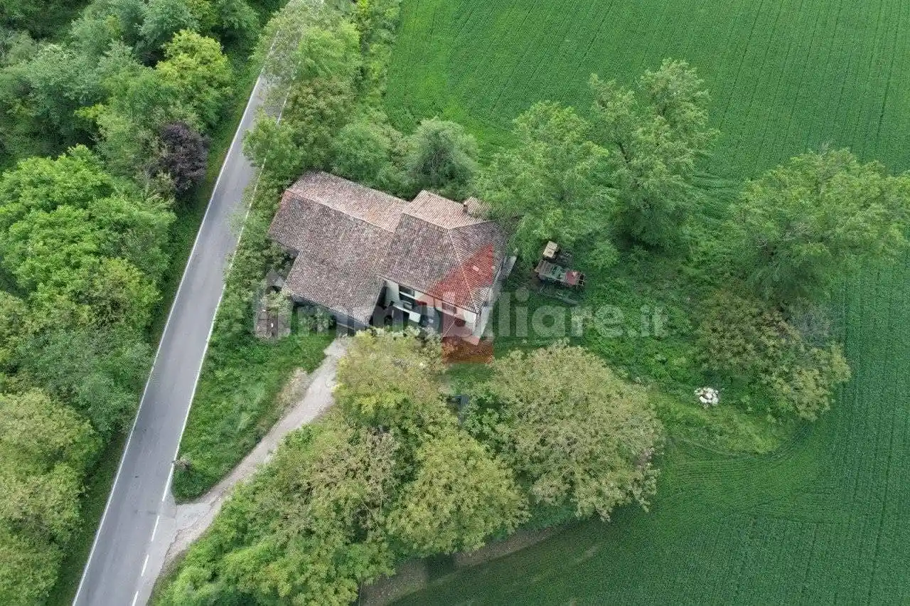 Rustico - Casale in vendita a Parma